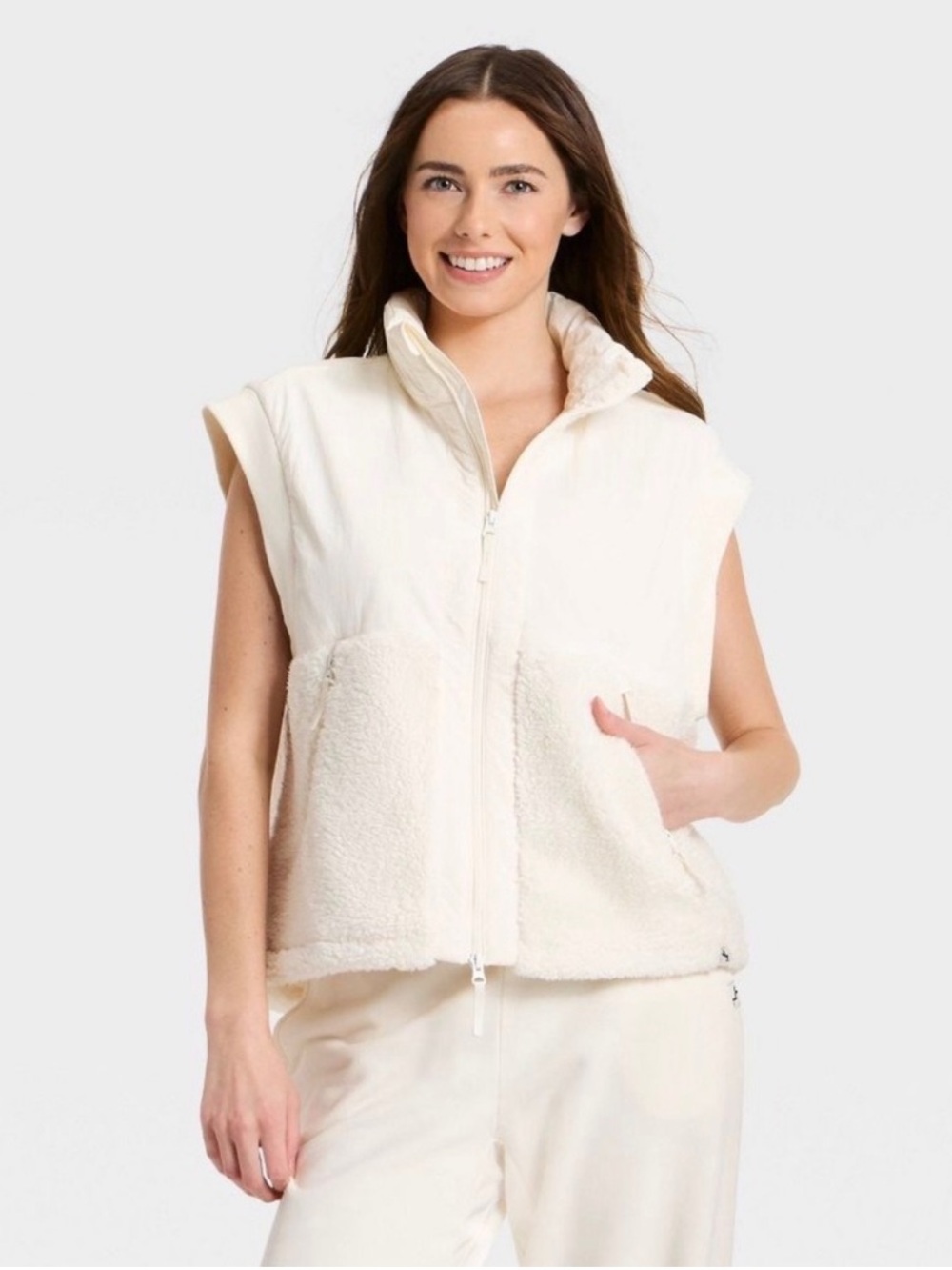 JoyLab Women’s High Pile Boxy Fit Vest - Cream / Off-White Size Medium NWT